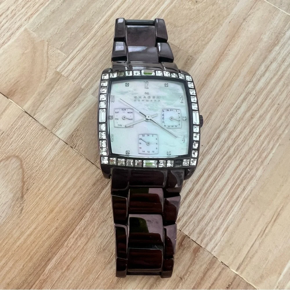 Skagen Denmark ladies brown metallic rectangular dress watch NEW BATTERY